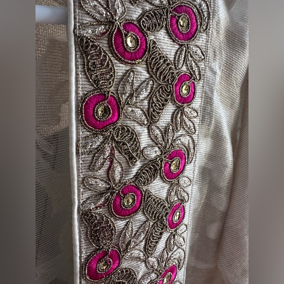 Beautifull cape and pants in dull gold color! - Picture 7 of 9